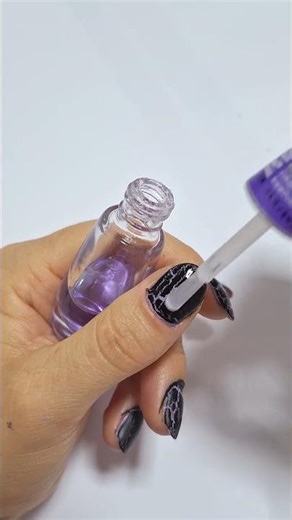 Nail Art Crackle 💜🖤