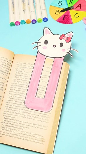 DIY Hello Kitty Bookmark Idea - Easy Crafts & Tutorials