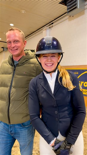 spring-reiter.de on Instagram: "Was für eine mega Leistung: Die Jüngste im Stech-Parcours, die 19-jährige Tomma Thiesen, & Django Riff werden 🥉im Championat von Neumünster mit 2 super Null-Runden! Herzlichen Glückwunsch @tomma.thiesen & @hinerk.koehlbrandt Was Django Riff für seine abnormale Leistung bekomm? Hört selbst! 🎥 spring-reiter.de"