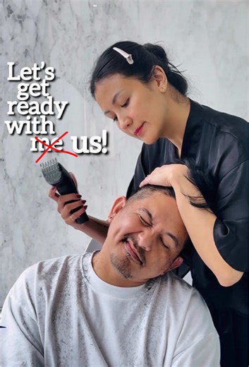 #GRWM eh GRWU denk ini🙄 Sebuwah proses get ready yang gak ready2 kebanyakan gangguan dan ketawa2nya yes😆🤌🏼 Aku kalau acara sebisa mungkin make-up and hair-do sendiri supaya lebih simple and bisa sat-set, tapi lupa memperhitungkan kalo aku bawa bayi gede yang manja minta ampun😌 Udah dari beberapa hari lalu aku nawarin cukuran tapi dianya belum mau, beneran nunggu hari-H banget loh dia tau2 udah bawa cukuran🥲😅Walau panik liat jam tapi ngakaknya juga banyak… yaudah ladenin aja kan yaaa🤷🏻‍♀