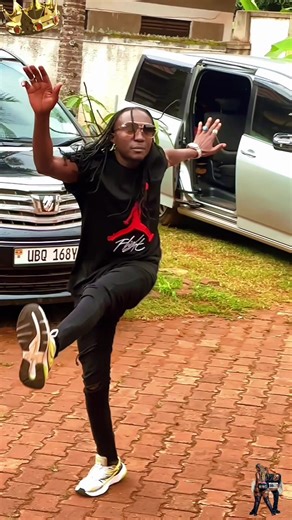 Nze Nanyini Ragga Mu Ug: A Ugandan Music Experience