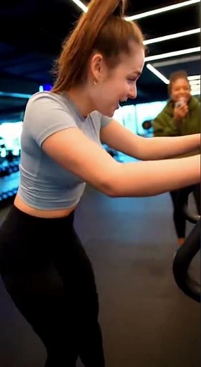 She Couldn't Stop Laughing on This Machine 😭 #gym #fails #hilarious