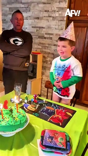 Funny babies birthday fails #funnyvideos #funnybabies #fails #funnymoments #loves