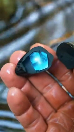 When nature shows its colors. #Stoneware #hiddengems #reelsfypシ #beautifuldestinations #crystals | Breaking Stones Daily