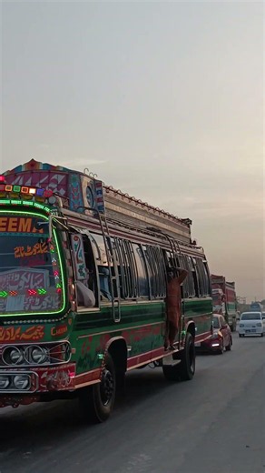 Amazing Pakistani 🇵🇰 Truck Colorful Truck on Road | Pakistani Truck Art#TruckLovers #Pakistan