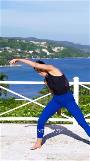 One of the most unique features of Essentrics® is our use of eccentric contractions (it’s even how we got our name!). 💪 In a concentric contraction (like a bicep curl), a muscle shortens up to 30% of its length. But in an eccentric contraction, a muscle can extend up to 70% of its length! ✨ By actively lengthening the muscle and strengthening it in that extended position, you’re training more of the muscle fibers to engage. Instead of working only within a shortened range (which limits the musc