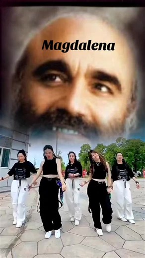 Tanzen mit Demis Roussos: Ich liebe dieses Lied!