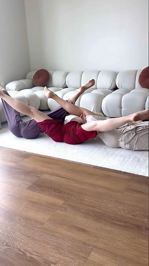 Split Stretching Yoga Flow with ‪@Bell.Lillies‬ ‪@SageSplits‬