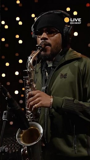 Venna performs "Eternal Reflections" & more Live on KEXP