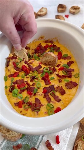 Spicy, creamy, and melty in all the right ways—this pimento cheese dip is slow cooker snack perfection. 🧀🌶️🔥 Hot Pimento Cheese Dip simmers in the crockpot until bubbly and smooth, made with shredded cheese, cream cheese, pimentos, and a kick of jalapeño. ✔️ Just a handful of ingredients ✔️ Perfect for parties, game day, or snacking ✔️ Serve with chips, crackers, or veggies Warm, cheesy, and always a hit. Recipe ➡ In bio or, go to slowcookedeats.com and search