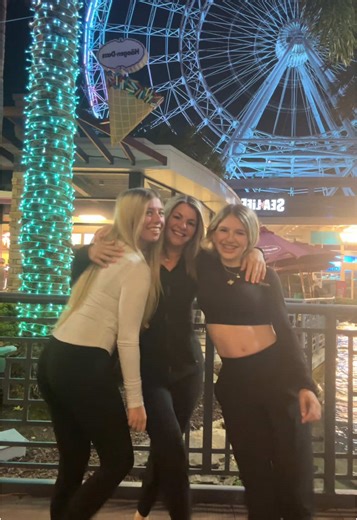 Worlds greatest mom 🫶 #momdaughter #sister #vaca #orlando #springbreak #idrive #fyp #blowthisup