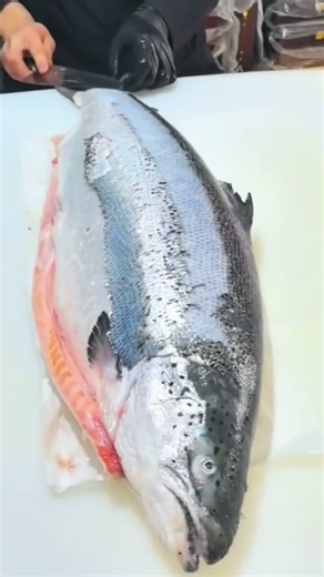 how to clean fish scales #shorts