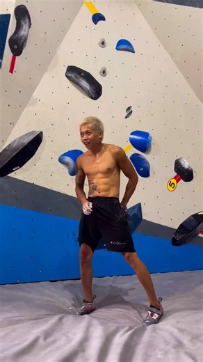 The best climber is the one having the most fun -Alex Lowe- And not just for me. i want to share this joy with all other climbers. My favorite climb even though i didn’t choose it in qualifying. it’s okay it was good to climb it my own way anyway #bouldering #rockclimbing #climbing #reels #climber #respect #fyp #duongri | Trần Quang Thái Dương