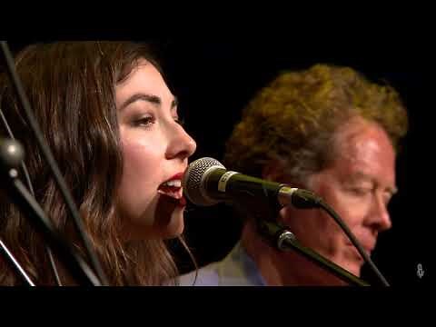 Heather Maloney - Let Me Stay (Live on eTown)