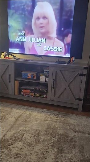 its a living theme song 🎵 season 1