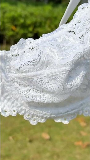 Is it comfortable for all day wear? See the details of this Deyllo lace underwire bra