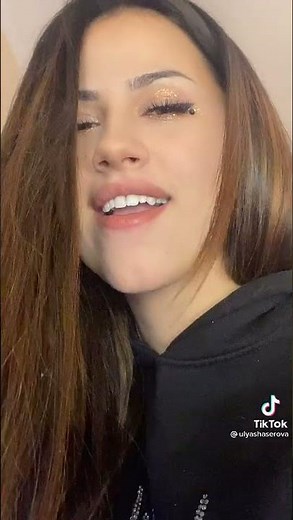 Hot TikTok nut in mouth edition