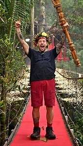 Big love to the new campmates that are entering the jungle tonight. It’s gonna be an experience you’ll always remember. 💙 👑 | Danny Jones