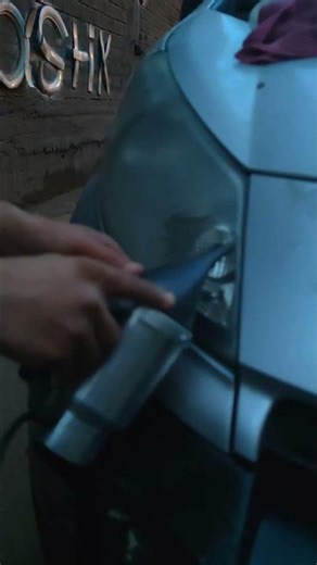 Ultimate Car Headlight Cleaning Tutorial 快速清洁汽车大灯的简单方法