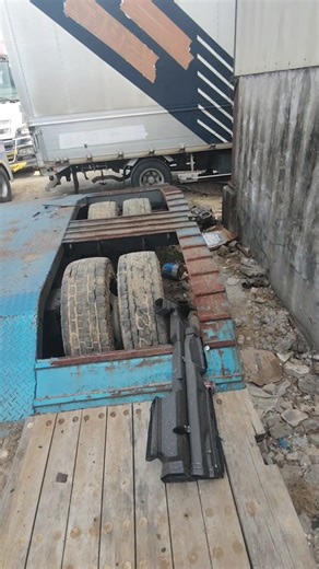 Low Bed Trailer 12 wheelers / tri Axle Flooring width 8Ft Chassis Length 40ftr Loading Bay 19.5Ft. As is Japan Conditions New arrivals unit. For Inquiries Please Contact Us Today at 09772660887 for Details. | Truck Essentials - Philippines