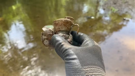 How a ghost town’s riverbed became a time capsule