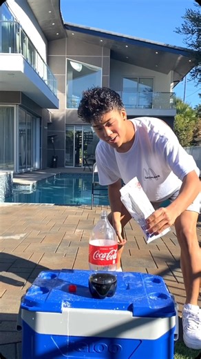 The Best Science Experiment You’ll Ever See! | Jojo Sim