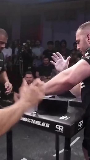 #armwrestling Kingkong Vs Godzilla 🔥