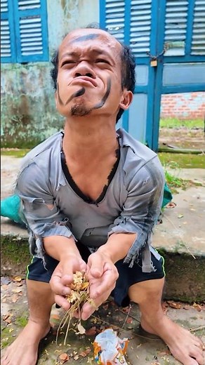 Homeless cry badly when his food is destroyed 🍟#homeless #youtubeshorts #survival