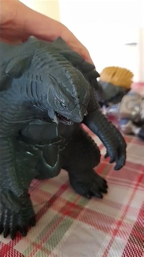 When the kaijus forgot their homework (Godzilla parody)