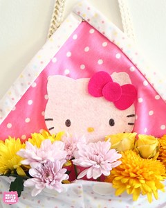 92K views · 524 reactions | Gift your mom this supercute reusable Hello Kitty bouquet tote for Mother’s Day!  Follow along on the #HelloKittyandFriends YouTube channel! Watch now: https://bit.ly/4dvtkZd | Hello Kitty | Facebook