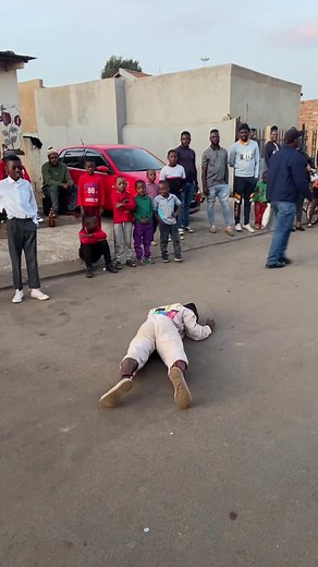 Pantsula dance 🇿🇦 Pantsula is a tradition and also a highly energetic dance form that originated in the black townships of South Africa during the apartheid era. It developed into a form of social commentary for black South Africans and has undergone several transformations with the country’s changing political tides. 🎥 @pantsula_kingpin_msola #OhAfrika | Oh Afrika