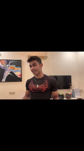 Zed on Instagram: "Is there hack? Or am i doing something wrong? What is it?? 😂🤣 - - - - #fail #meme - [outfit fail wardrobe malfunction meme humour fail video funny]"