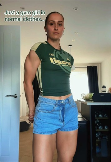 Flexing in normal clothes >>> #gymgirlie #flexing #💪🏼