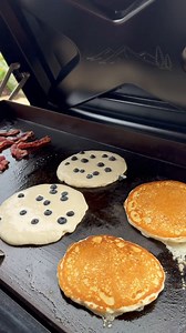 Slow mornings, sizzling griddle, breakfast done right. @littlecajunhouse nailed this Flatrock cook. 🙌 #TraegerFlatrock #BreakfastOnTheGriddle #TraegerGrills | Traeger Grills