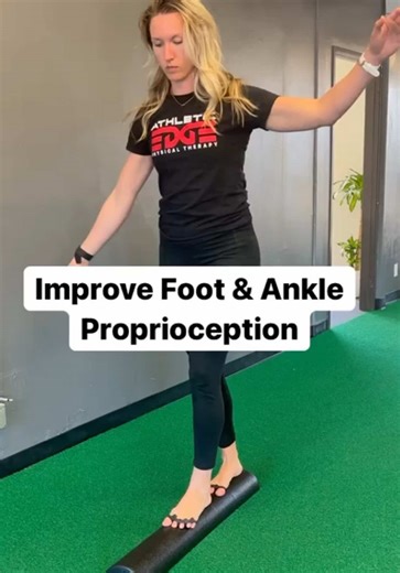 What is proprioception you ask? It’s that neuromuscular feedback from our feet to our brain that helps us balance, walk, squat, run, etc.⁣ ⁣ When you’re constantly in shoes, or even massively padded shoes or even pointy heels, this de-trains our feet over time & the input to our brain.⁣ ⁣ So be barefoot as much as possible to restore your proprioception, balance, and i bet you’ll have less pain, feeling more grounded in your lifts, and in general. ⁣ ⁣ Yoga toes and rock mat available by @thetoes