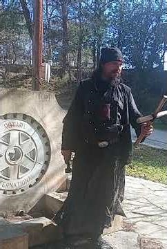 Με Βαριοπουλα Και Σταυρο Ομολογουμε Τον Ιησου Χριστο