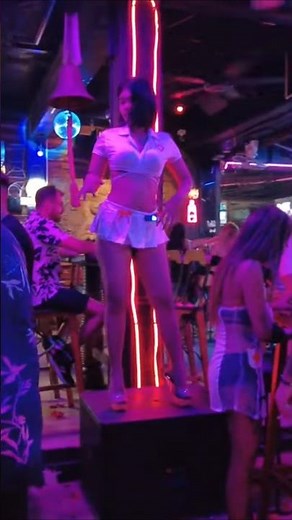 INSANE Bangla Road Party Tour – Wild Nights in Phuket! 🌙🔥
