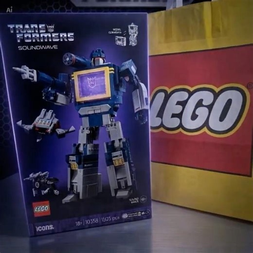 Soundwave Superior! LEGO Icons Transformers 10338