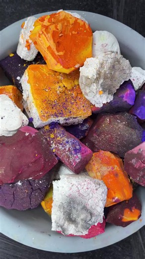 Gym Chalk Crush ASMR: Satisfying Rainbow Crushing