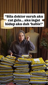 Dulu aku YouTuber food review. Hari-hari makan sedap, manis, tinggi kalori. Seronok… tapi peritnya, badan aku obes. Sedar tak sedar, rupa rupanya Aku kena GERD, anxiety, cirit-birit hampir 2 tahun, sampai masuk kecemasan , di hospital. Doktor suruh aku cut gula dan susu… masa tu aku marah, macam tak boleh tinggal haha, sebab aku memang tak boleh hidup tanpa manis. Aku degil. Masih minum manis, masih sakit. tapi masih tak cut pun gula walau lepas keluar hospital. hari makin hari, keadaan aku maki
