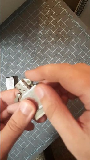 ZIPPO lighter 101. whats inside & how it works.