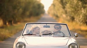 Alvaro Soler Emma Marrone = 󾌧󾌧󾌧 Il nuovo video #Libre è da oggi online su Vevo! Non smettiamo di riguardarlo, voi? ☀ http://vevo.ly/3RToU4 | Universal Music Italia