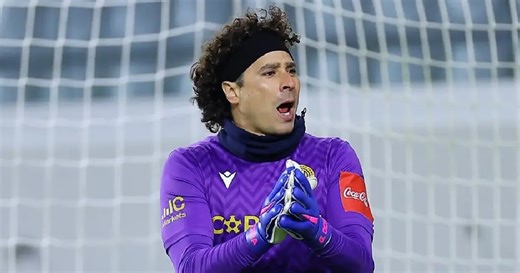 Guillermo Ochoa responde, aunque el AEL Limassol sucumbe en casa