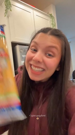 186K views · 2.4K reactions | Cajun pasta/spaghetti! 奈 Used the leftover chicken for my salads. You can use any pasta shape; farfalle, penne, elbow, rigatoni… . . . . . . . Pasta recipe, easy dinner, easy cooking, spaghetti, cajun pasta, food blog, recipe blog, easy recipes | Ramshaahmedkhann | Facebook