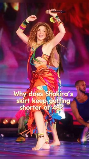 Why does Shakira’s shirt keep getting shorter at 48？#foryou #usa #fyp... | Celeb Glance
