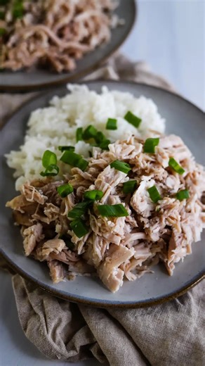 Relle | Easy Hawaiian recipes on Instagram: "🦃Comment RECIPE and I’ll send it right over🦃 . Kālua pig gets all the love… but kālua turkey deserves its moment too. . Juicy, smoky, fall-apart tender. And you don’t even need an imu to get that flavor. 🙌🏽 . This version is made in the Instant Pot, but you can also do it in the oven or slow cooker. Same simple ingredients, same AMAZING results. . Perfect for Thanksgiving, plate lunch, or meal prep. Save this for when you want something easy, flav