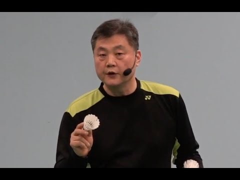 Badminton-How to coach-Lesson 1. How to through a shuttlecock by under arm