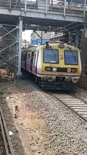 Reaching Kopar Station by Slow Local | Mumbai Local Train Experience 🚆l Indian railways l c