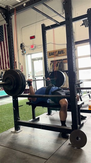 Reverse band pause bench press, mini orange, 295lb