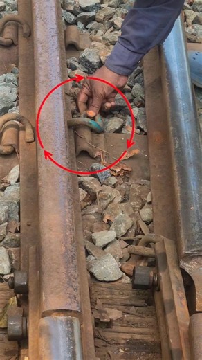 Installation of clips on railway sleepers. #shorts #clips #works #line #railway